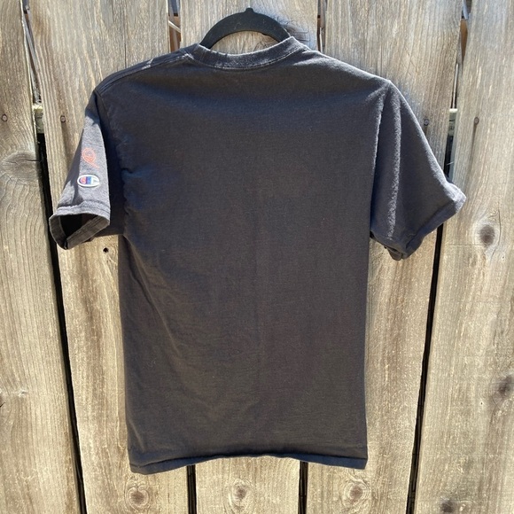 Men's Champion x Queen T-Shirt Black Freddy Mercury S Crew Cotton 80s Music Icon - Picture 9 of 11